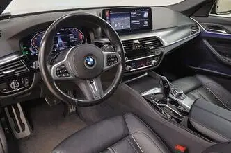 BMW 530, 3.0, 210 kW, гибрид д+э, автомат, полный привод