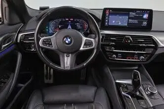 BMW 530, 3.0, 210 kW, гибрид д+э, автомат, полный привод