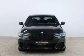 BMW 530, 3.0, 210 kW, гибрид д+э, автомат, полный привод