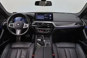 BMW 530, 3.0, 210 kW, гибрид д+э, автомат, полный привод