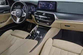 BMW 520, 2.0, 140 kW, гибрид д+э, автомат, полный привод