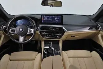 BMW 520, 2.0, 140 kW, гибрид д+э, автомат, полный привод