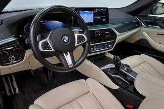 BMW 530, 3.0, 210 kW, гибрид д+э, автомат, полный привод