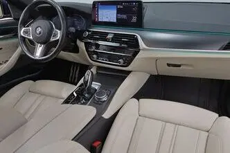 BMW 530, 3.0, 210 kW, гибрид д+э, автомат, полный привод