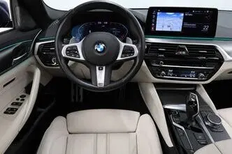 BMW 530, 3.0, 210 kW, гибрид д+э, автомат, полный привод