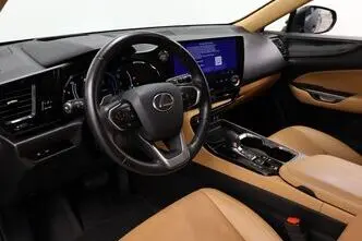 Lexus NX 450, 2.5, 136 kW, подключаемый гибрид б+э, автомат, полный привод