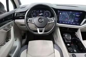 Volkswagen Touareg, 3.0, 210 kW, дизель, автомат, полный привод