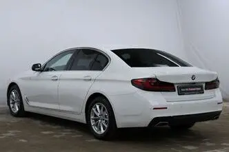 BMW 520, 2.0, 135 kW, гибрид б+э, автомат, задний привод