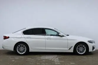 BMW 520, 2.0, 135 kW, гибрид б+э, автомат, задний привод