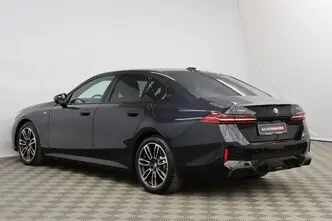 BMW 520, 2.0, 145 kW, гибрид д+э, автомат, полный привод