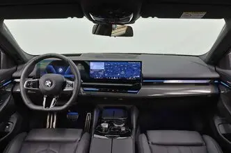 BMW 520, 2.0, 145 kW, гибрид д+э, автомат, полный привод