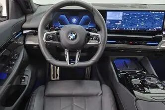 BMW 520, 2.0, 145 kW, гибрид д+э, автомат, полный привод