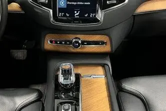 Volvo XC90, 2.0, 173 kW, гибрид д+э, автомат, полный привод