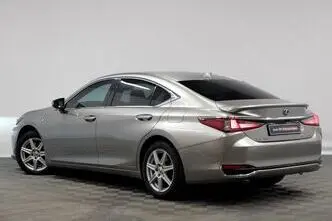 Lexus ES 300, 2.5, 131 kW, гибрид б+э, автомат, передний привод