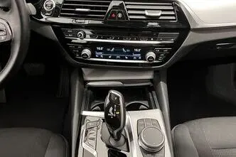 BMW 520, 2.0, 140 kW, дизель, автомат, задний привод