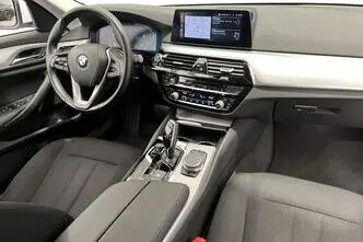 BMW 520, 2.0, 140 kW, дизель, автомат, задний привод