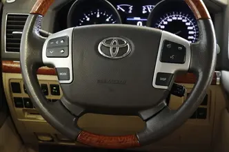 Toyota Land Cruiser, 4.5, 200 kW, дизель, автомат, полный привод