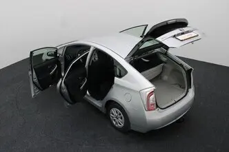 Toyota Prius, 1.8, 73 kW, гибрид б+э, автомат, передний привод