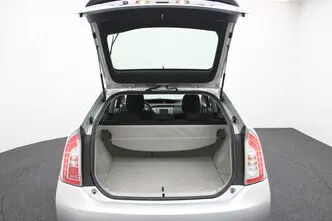 Toyota Prius, 1.8, 73 kW, гибрид б+э, автомат, передний привод