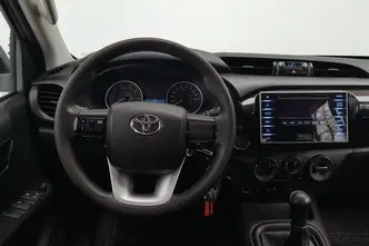 Toyota Hilux, 2.4, 110 kW, дизель, механическая, полный привод