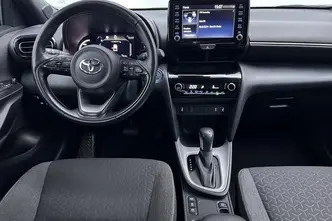 Toyota Yaris Cross, 1.5, 68 kW, гибрид б+э, автомат, передний привод