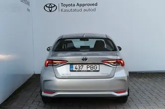 Toyota Corolla, 1.8, 72 kW, гибрид б+э, автомат, передний привод