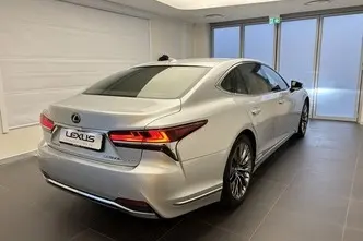 Lexus LS 500, 3.5, 220 kW, гибрид б+э, автомат, полный привод