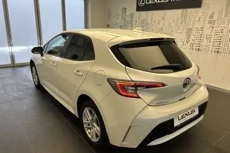 Toyota Corolla, 1.8, 72 kW, гибрид б+э, автомат, передний привод