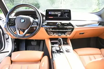 BMW 530, 3.0, 210 kW, hybrid d+e, automatic, four-wheel drive