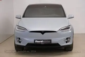 Tesla Model X, 186 kW, электричество, полный привод