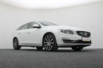 Volvo V60, 2.4, 162 kW, гибрид д+э, автомат, полный привод