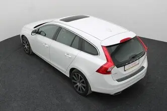 Volvo V60, 2.4, 162 kW, гибрид д+э, автомат, полный привод