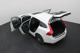 Volvo V60, 2.4, 162 kW, гибрид д+э, автомат, полный привод