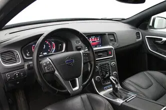 Volvo V60, 2.4, 162 kW, гибрид д+э, автомат, полный привод