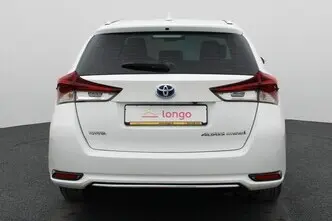 Toyota Auris, 1.8, 73 kW, гибрид б+э, автомат, передний привод