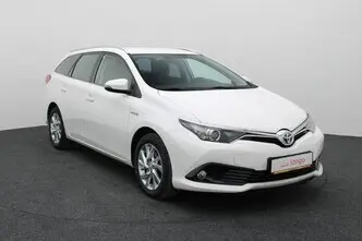 Toyota Auris, 1.8, 73 kW, гибрид б+э, автомат, передний привод