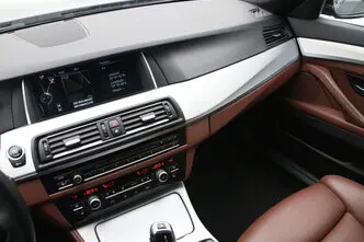 BMW 520, 2.0, 135 kW, бензин, автомат, задний привод