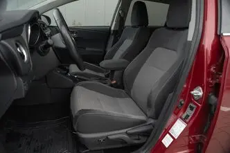 Toyota Auris, 2.0, 73 kW, гибрид б+э, автомат, передний привод