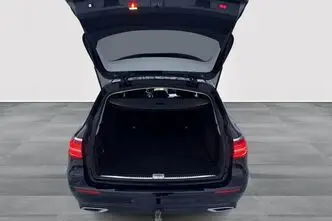 Mercedes-Benz E 200, 1.6, 118 kW, дизель, автомат, задний привод