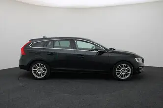 Volvo V60, 2.4, 162 kW, гибрид д+э, автомат, полный привод