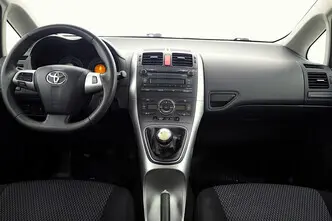 Toyota Auris, 1.6, 97 kW, бензин, механическая, передний привод