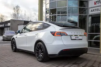 Tesla Model Y, 155 kW, elekter, automaat, nelikvedu