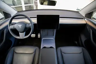 Tesla Model Y, 155 kW, elekter, automaat, nelikvedu