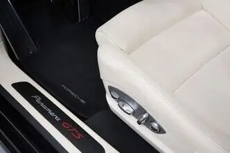 Porsche Panamera, 4.8, 324 kW, bensiin, automaat, nelikvedu