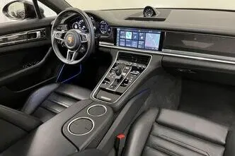 Porsche Panamera, 2.9, 243 kW, гибрид б+э, автомат, полный привод