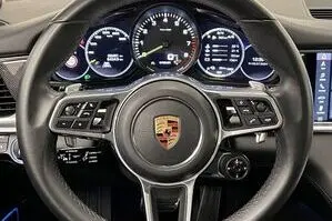 Porsche Panamera, 2.9, 243 kW, гибрид б+э, автомат, полный привод