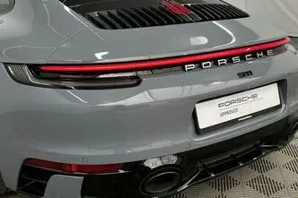 Porsche 911, 3.0, 331 kW, petrol, automatic, rear-wheel drive