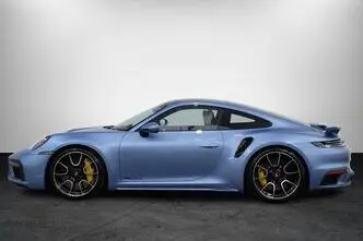 Porsche 911, 3.7, 478 kW, petrol, automatic, four-wheel drive