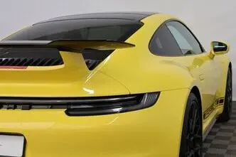 Porsche 911, 3.0, 331 kW, petrol, automatic, four-wheel drive