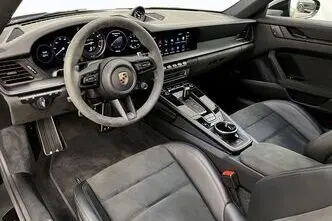 Porsche 911, 3.0, 353 kW, petrol, automatic, rear-wheel drive